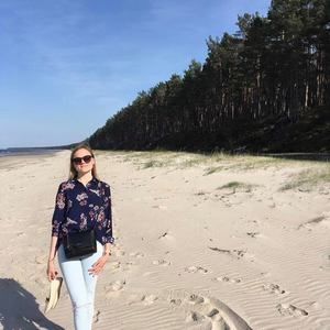 Meet your Posher, Alexis